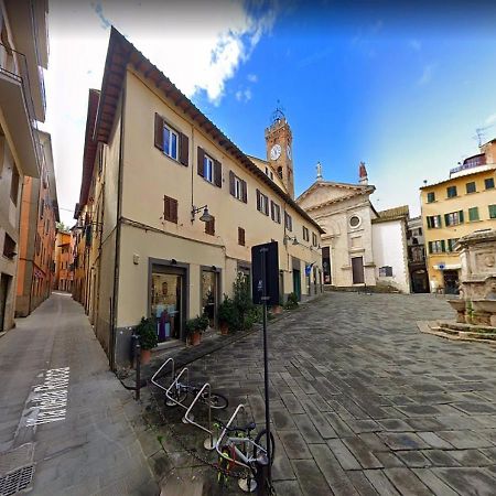 Casa Via Della Rocca Luna ปอจจิบองซี ภายนอก รูปภาพ