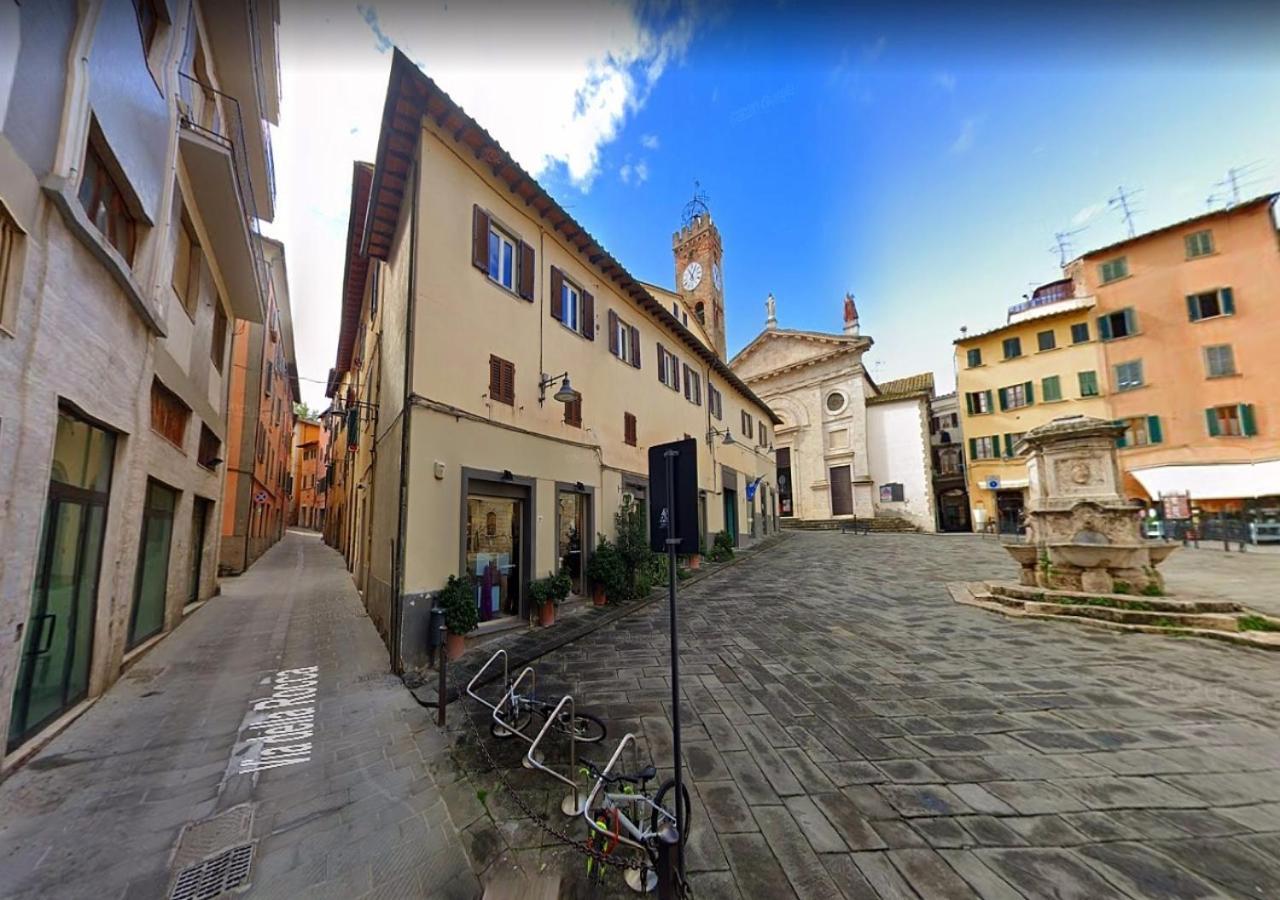 Casa Via Della Rocca Luna ปอจจิบองซี ภายนอก รูปภาพ