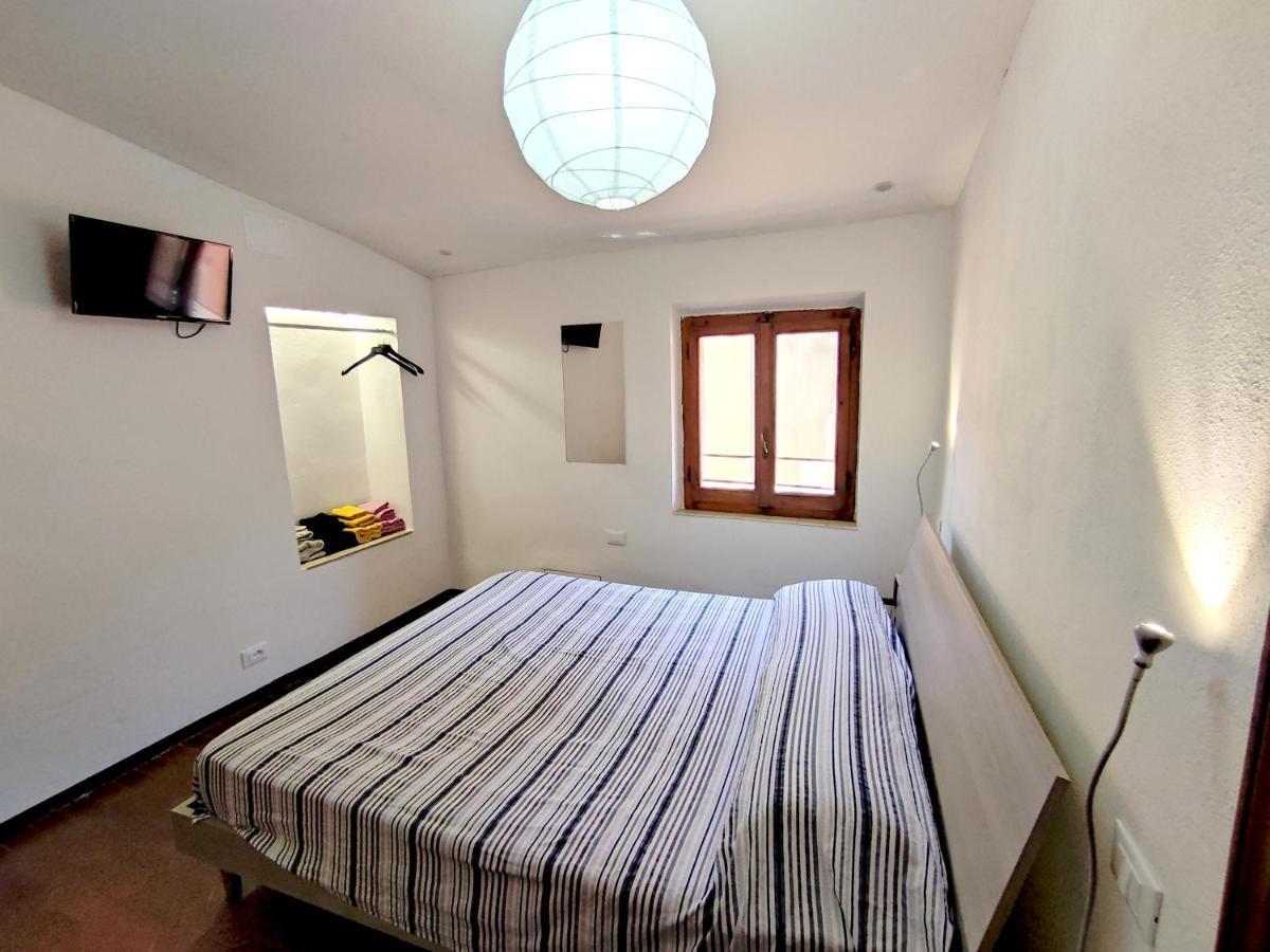 Casa Via Della Rocca Luna ปอจจิบองซี ภายนอก รูปภาพ