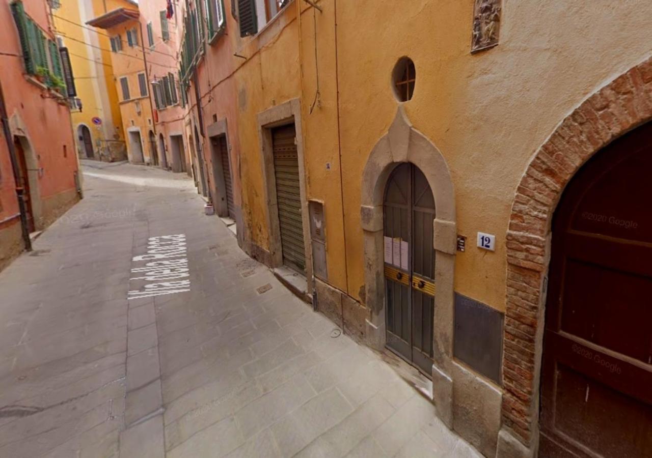 Casa Via Della Rocca Luna ปอจจิบองซี ภายนอก รูปภาพ